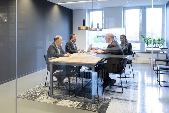 vergadering Enginia op afstand