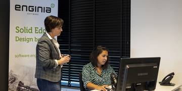 Bianca en Fleur overleg Bianca en Fleur in overleg bij Enginia