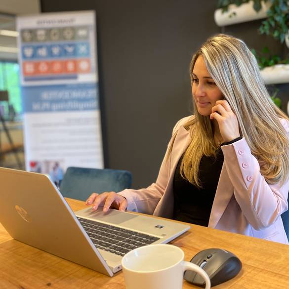 Neem contact op met Ewlin