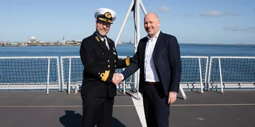 Handshake Siemens Defensie