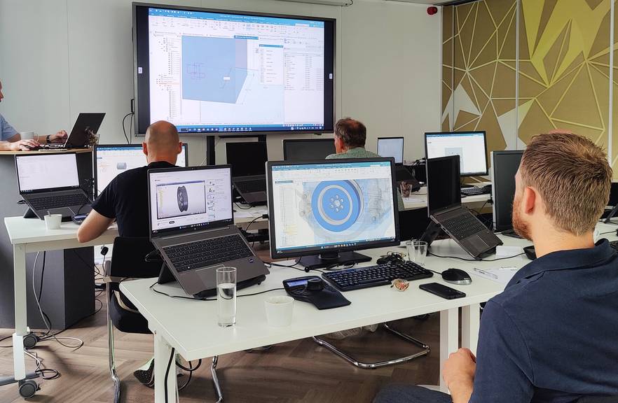 Martijn geeft Solid Edge Training Martijn geeft Solid Edge Training