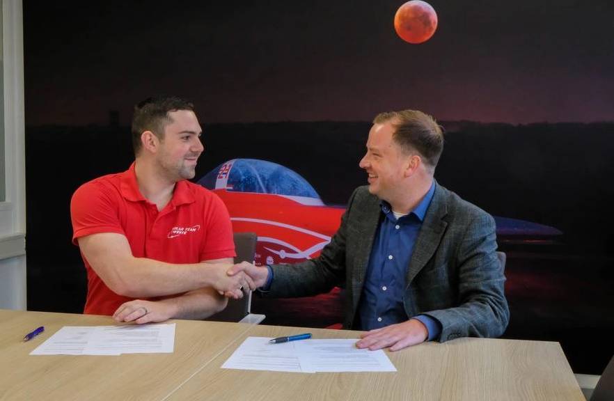 Contractondertekening SolarTeam en Enginia